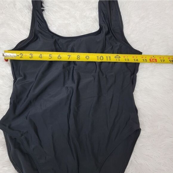 NWOT Swimsuit One Piece Solid Black Lower Back Round Neck Solid Black Size M - Picture 3 of 5